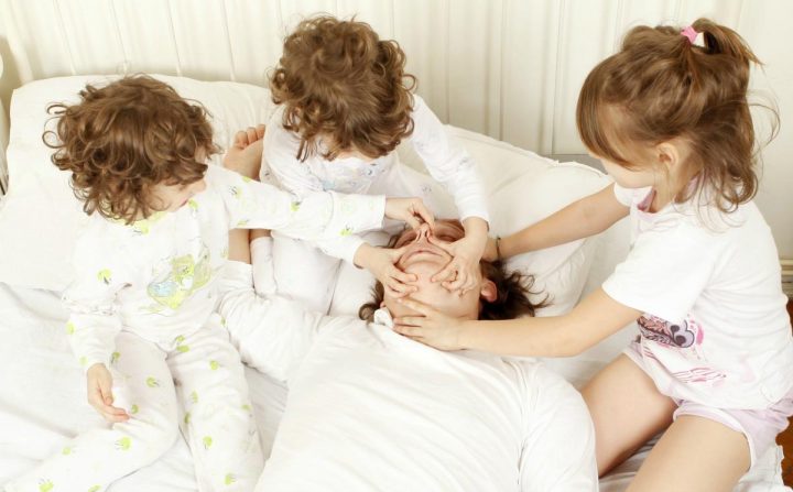 Sleeping dad is tormented by three terrible children